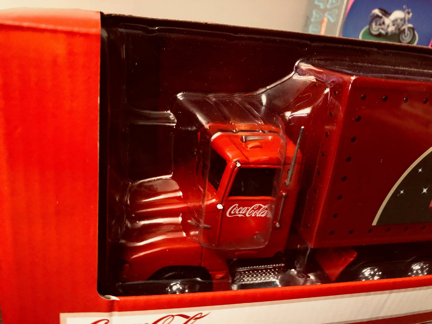  Motor City Coca-Cola - Holiday Caravan Tractor Trailer. (DISC)