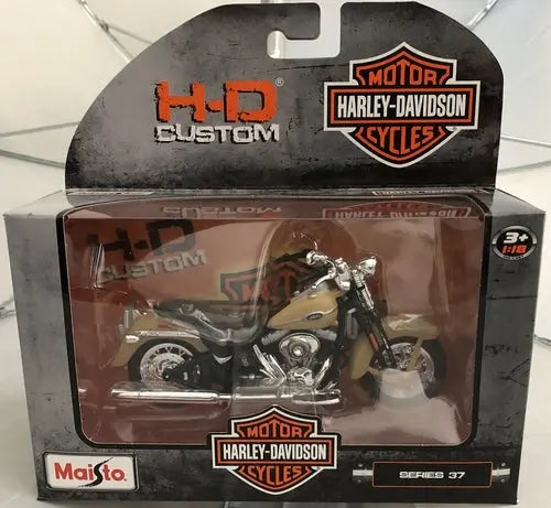 Maisto - Harley-Davidson Motorcycles Series 37-1/18 scale 2005 FLSTCI - DiecastModeler.com