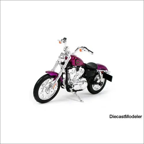 Maisto- Harley-Davidson Motorcycles Series 38-1/18 scale - 2013 XL1200V - DiecastModeler.com