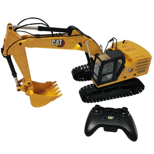 1:16 Cat® 320 Radio Control Excavator with Bucket, Grapple and Hammer Attachments - DiecastModeler.com