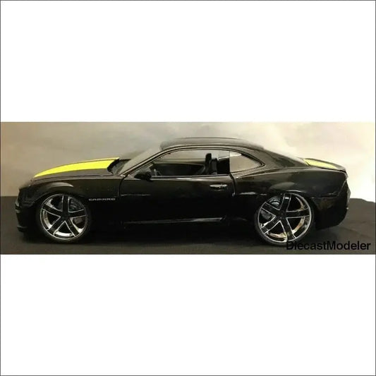 2010 Chevy Camaro SS Hard Top 1:24 scale diecast car - DiecastModeler.com