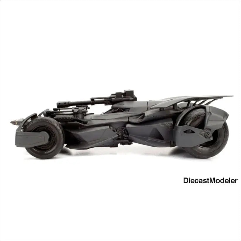 2017 Justice League Batmobile with Batman figure (1:24, diecast model car) - DiecastModeler.com