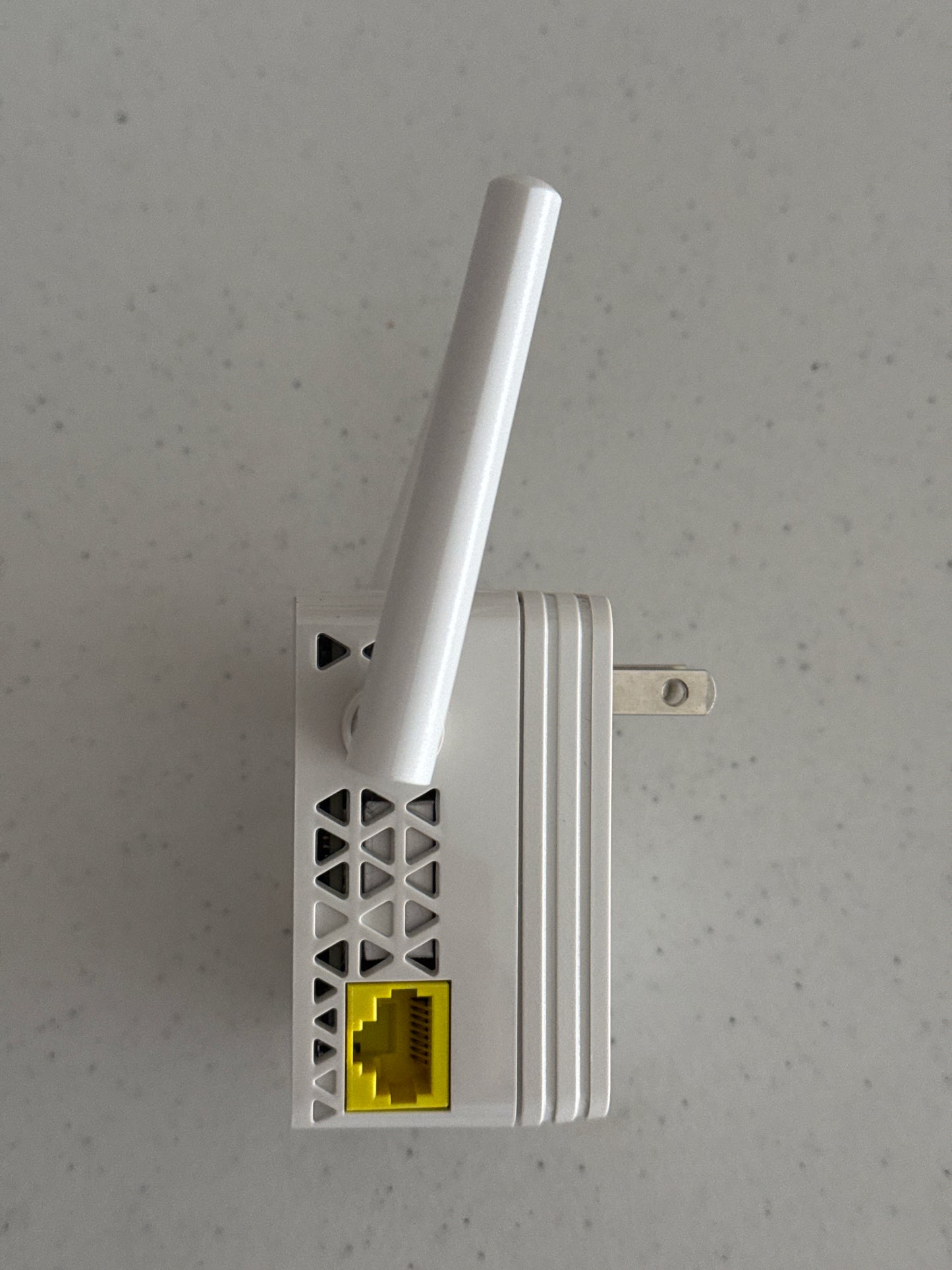 NETGEAR AC750 WiFi Range Extender (EX3700-100NAS)