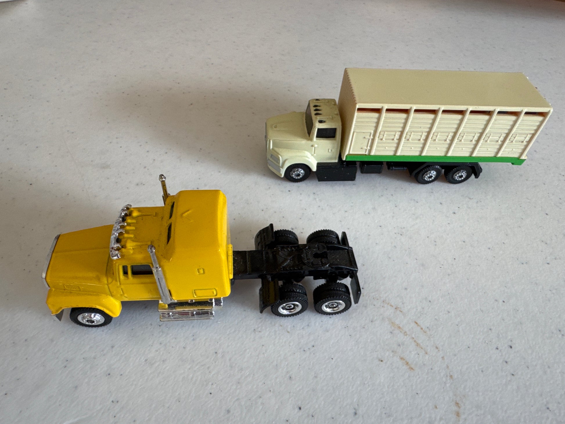 Trucks for your HO layout- (USED) - DiecastModeler.com