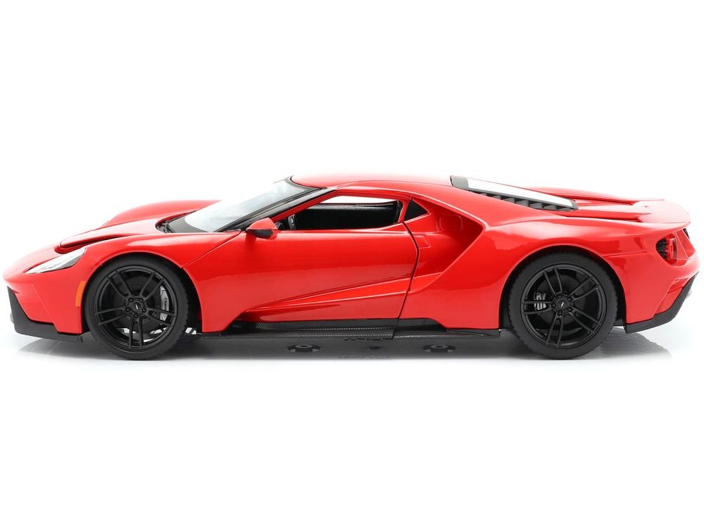 2017 Ford GT Red with Black Wheels "Special Edition" 1/18 Diecast Model Car by Maisto view 4