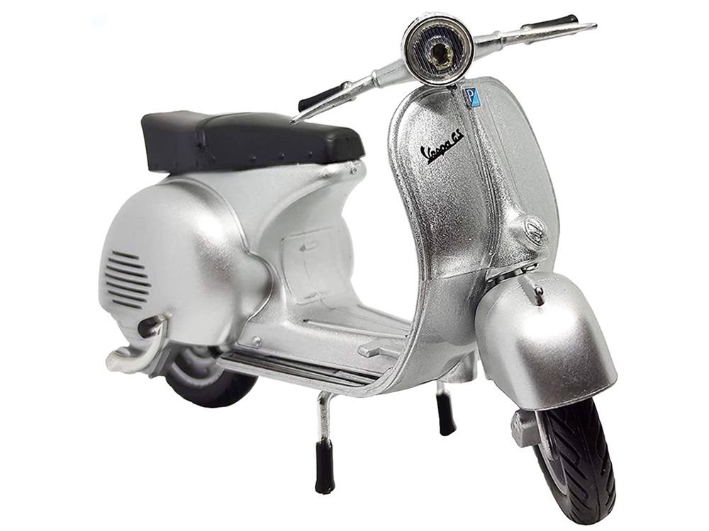 Vespa 150 GS Silver Metallic 1/12 Diecast Motorcycle Model by New Ray view 2