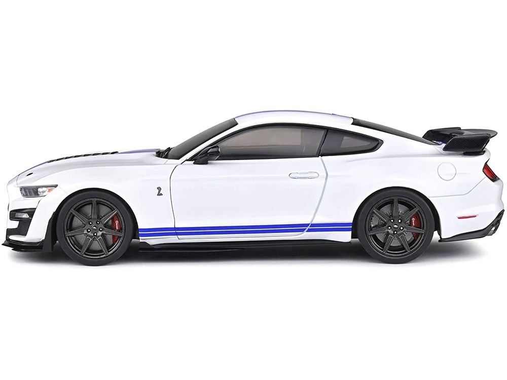 2020 Ford Mustang Shelby GT500 White with Blue Stripes "Special Edition" 1/18 Diecast Model Car by Maisto view 3
