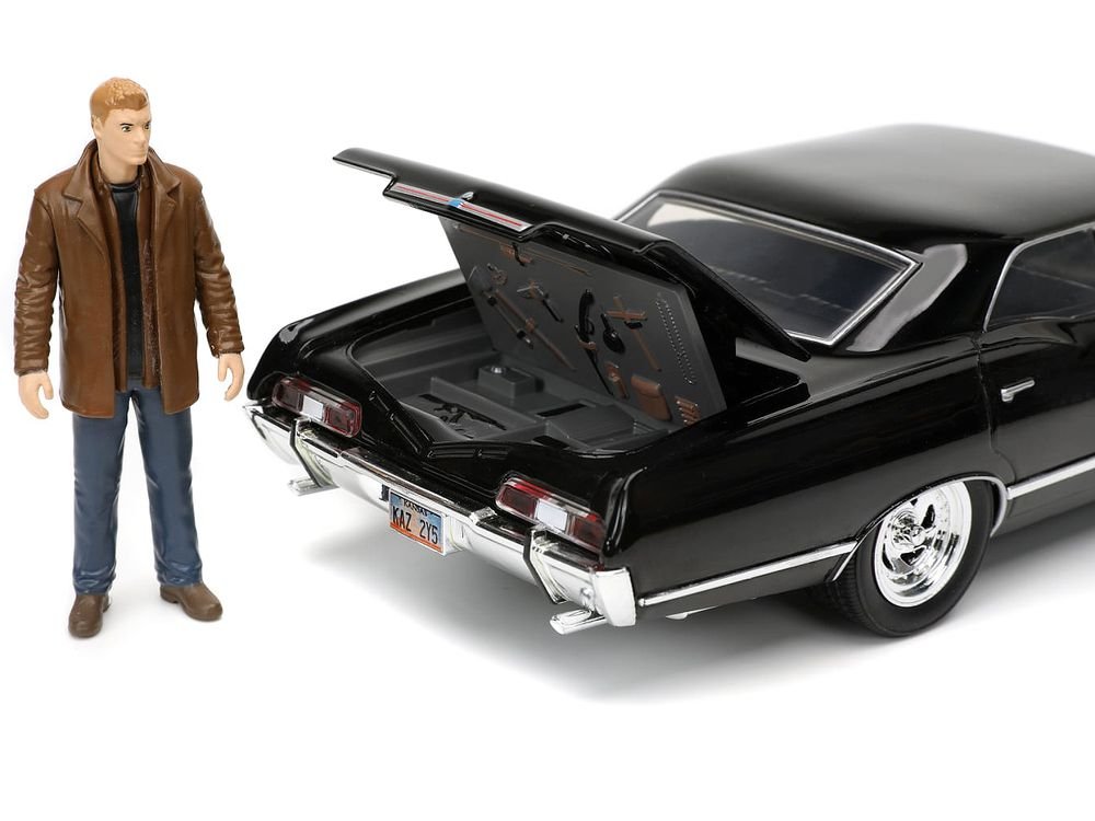 1967 Chevrolet Impala SS Sport Sedan Black and Dean Winchester Diecast Figurine "Supernatural" (2005-2020) TV Series "Hollywood Rides" Series 1/24 Diecast Model Car by Jada view 4