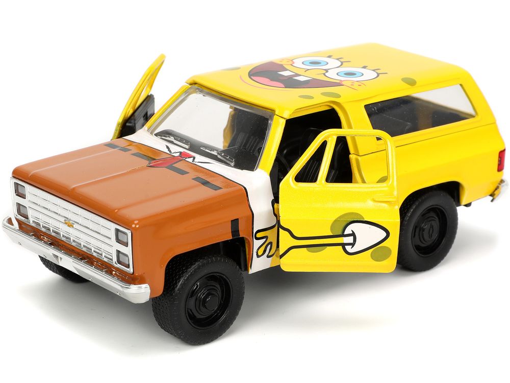 1980 Chevrolet K5 Blazer with SpongeBob SquarePants Diecast Figurine "Hollywood Rides" Series 1/32 Diecast Model Car by Jada view 2