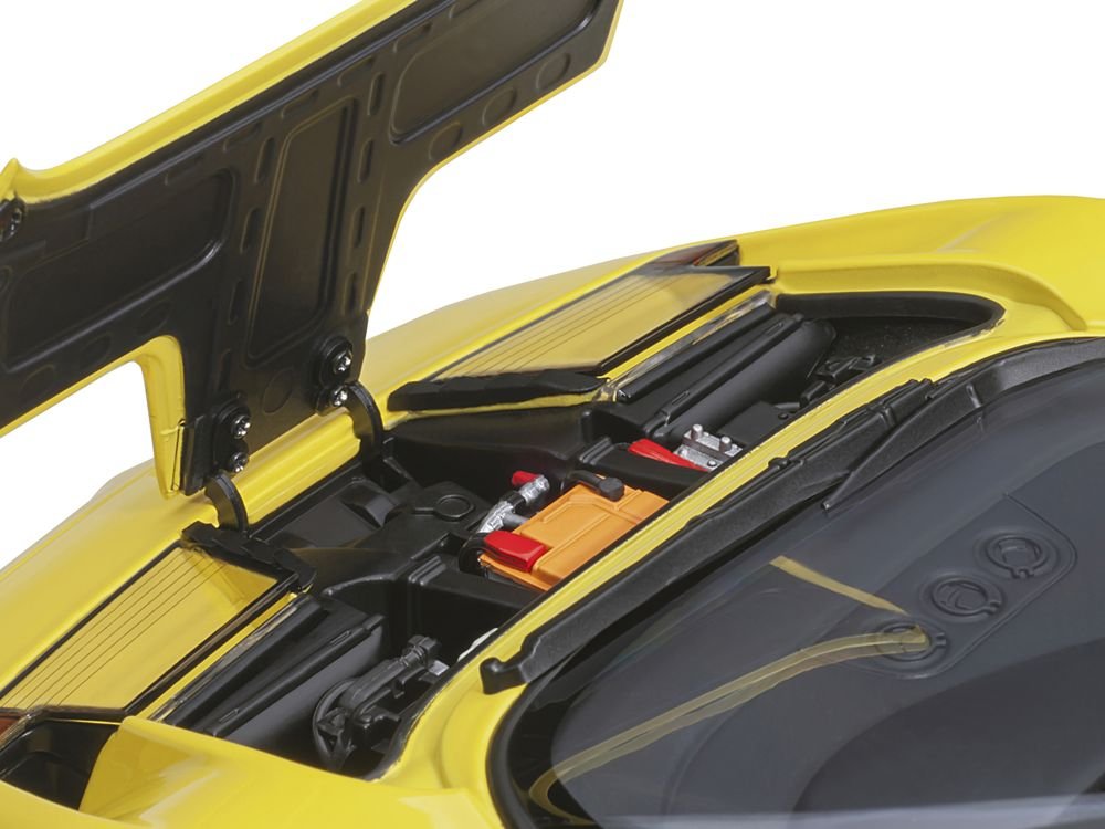 Bugatti EB110 SS Super Sport Giallo Bugatti Yellow with Silver Wheels 1/18 Model Car by Autoart view 3