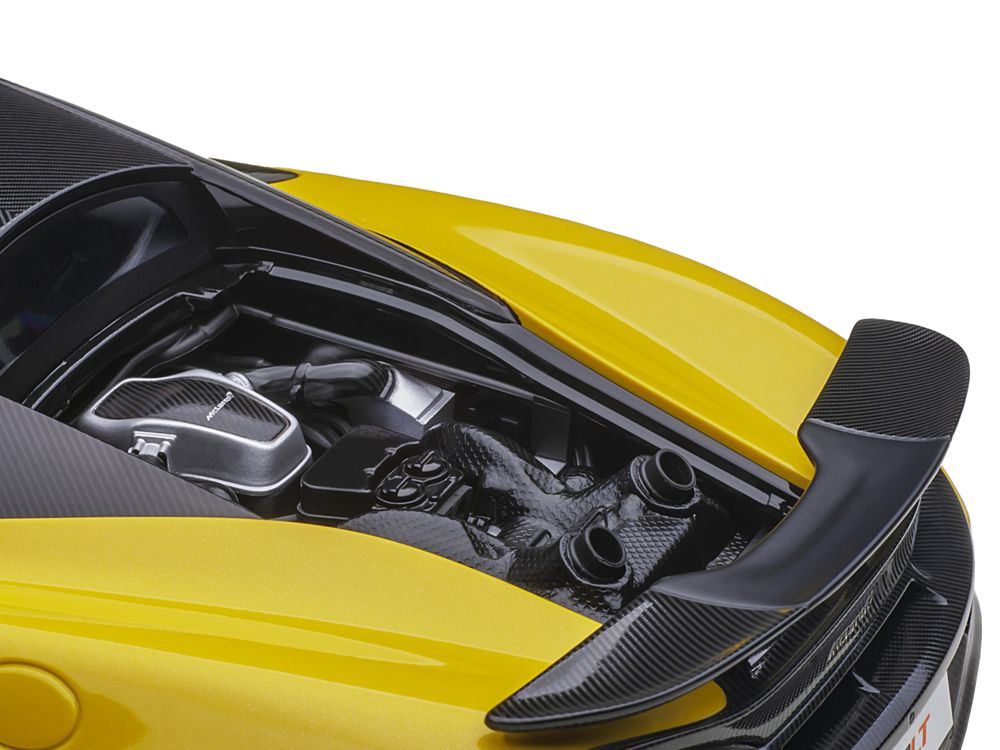 Mclaren 600LT Sicilian Yellow and Carbon 1/18 Model Car by Autoart view 4