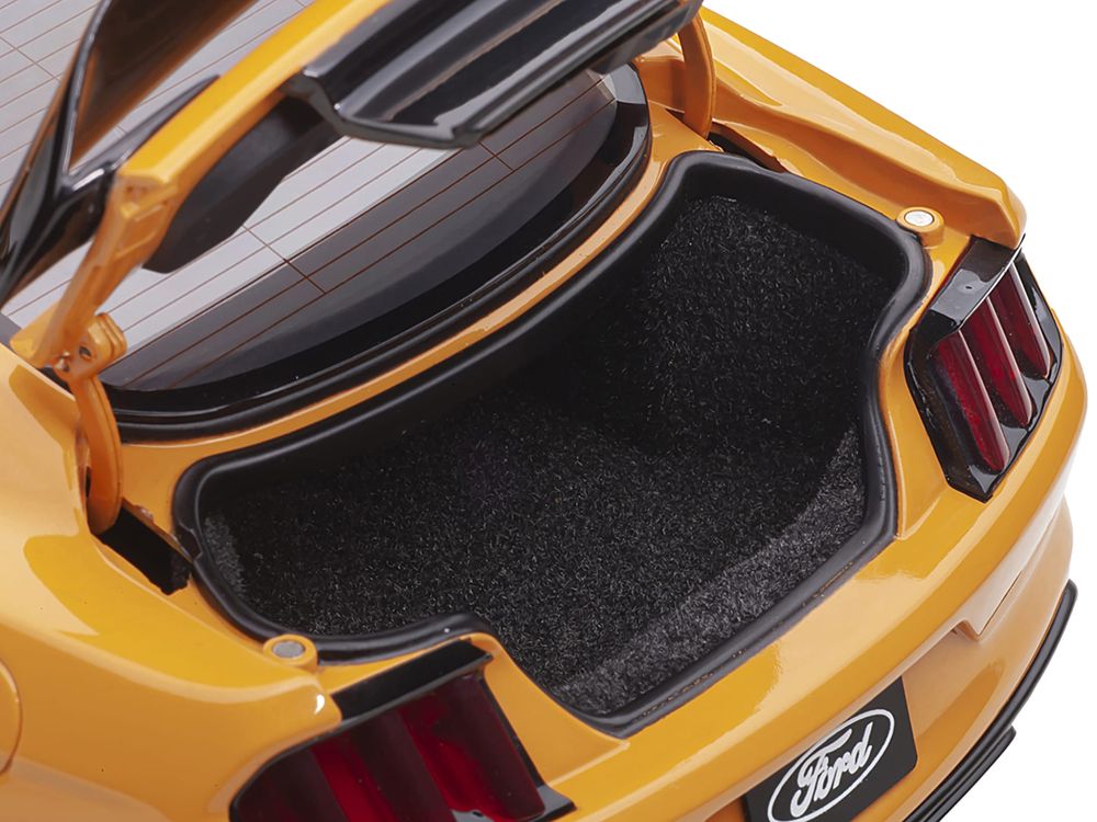 Ford Mustang Shelby GT-350R Orange Fury Metallic 1/18 Model Car by Autoart view 4