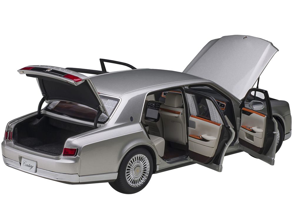 Toyota Century with Curtains RHD (Right Hand Drive) Silver Special Edition 1/18 Model Car by Autoart view 2