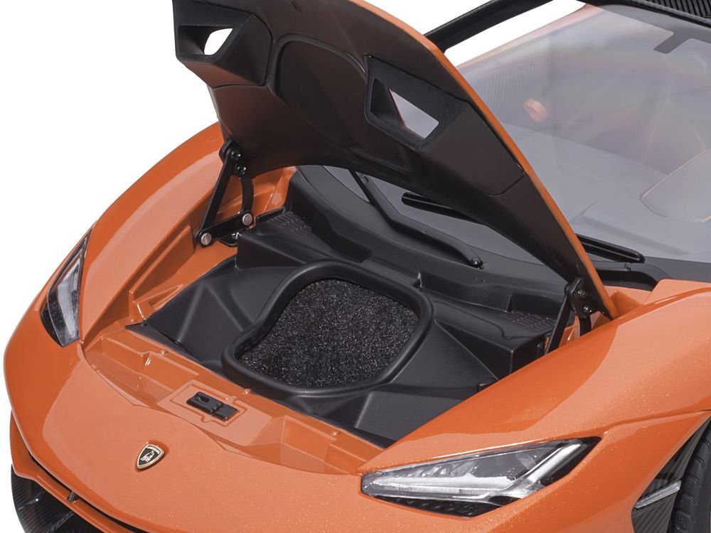 Lamborghini Centenario Arancio Argos / Pearl Orange with Carbon Top 1/18 Model Car by Autoart view 3
