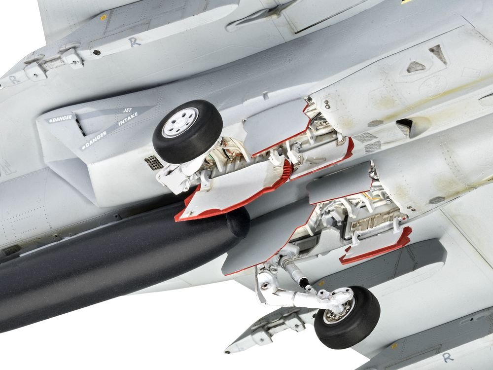 Level 5 Model Kit Maverick's F/A-18E Super Hornet Jet "Top Gun: Maverick" (2022) Movie 1/48 Scale Model by Revell view 4