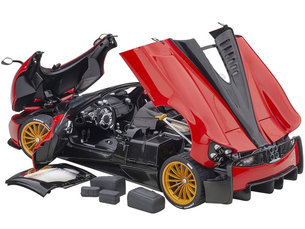 Pagani Huayra Roadster Rosso Monza Red and Carbon with Luggage Set 1/18 Model Car by Autoart view 2