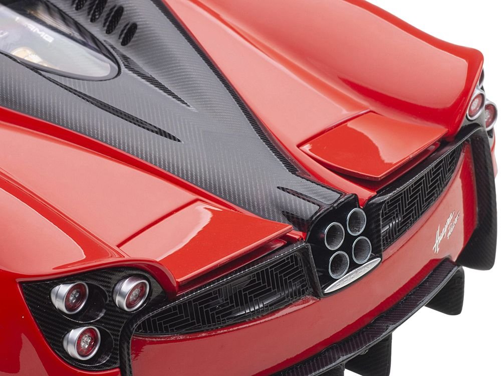 Pagani Huayra Roadster Rosso Monza Red and Carbon with Luggage Set 1/18 Model Car by Autoart view 5