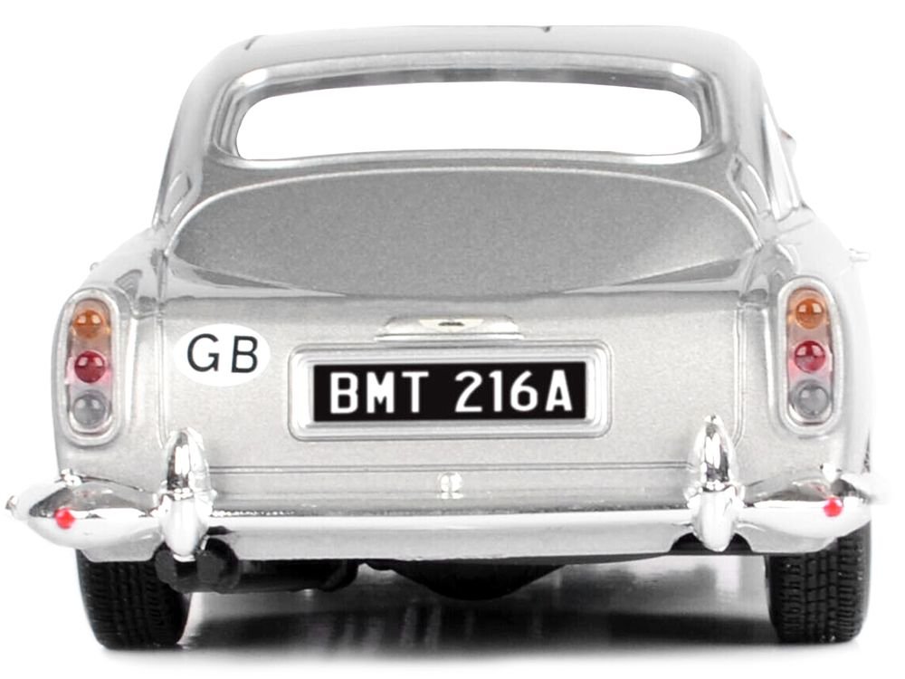 Aston Martin DB5 RHD (Right Hand Drive) Silver Metallic James Bond 007 "Goldfinger" (1964) Movie "James Bond Collection" Series 1/24 Diecast Model Car by Motormax view 4