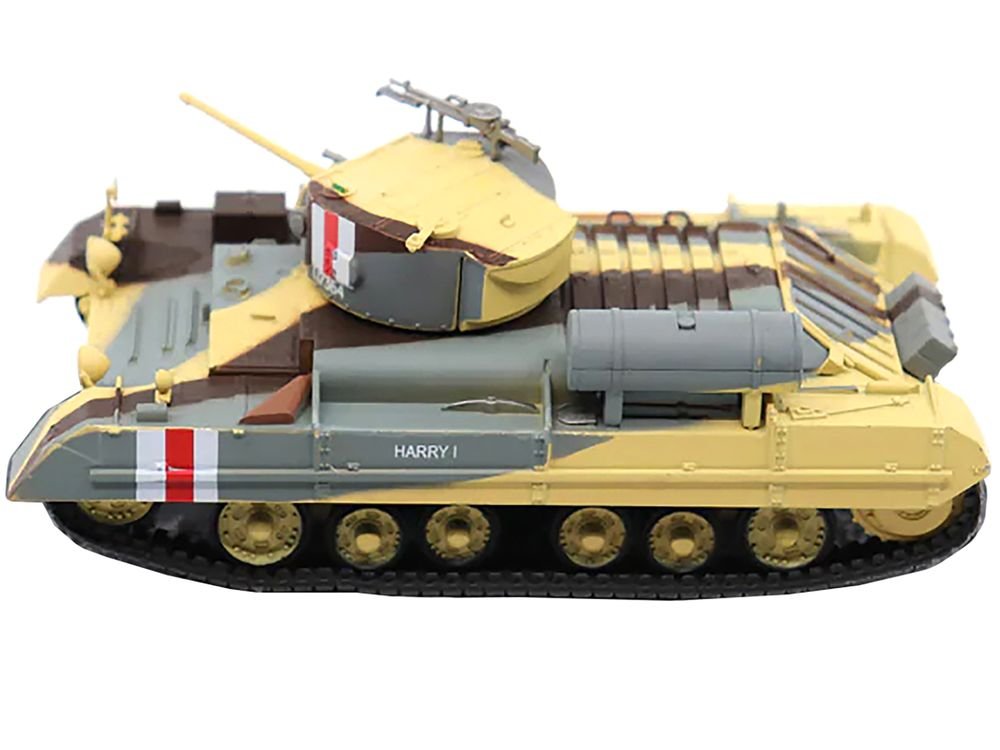 "Valentine MK.II" Infantry Tank MK.III "Harry I" "UK 8th Royal Tank Regiment Libya November 1941" 1/43 Diecast Model by AFVs of WWII view 3