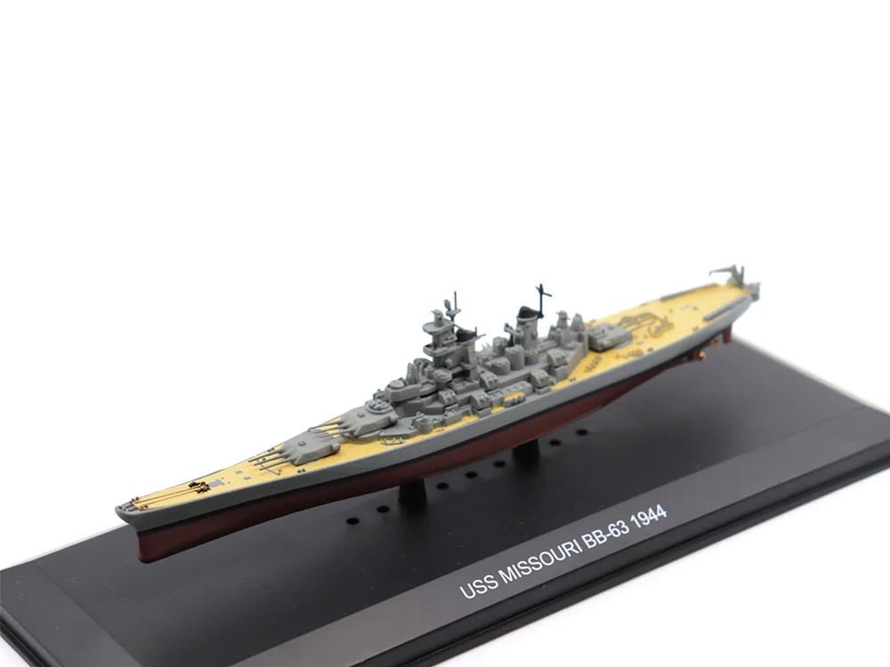 USS Missouri BB-63 Battleship (1944) 1/1250 Diecast Model by Legendary Battleships view 3