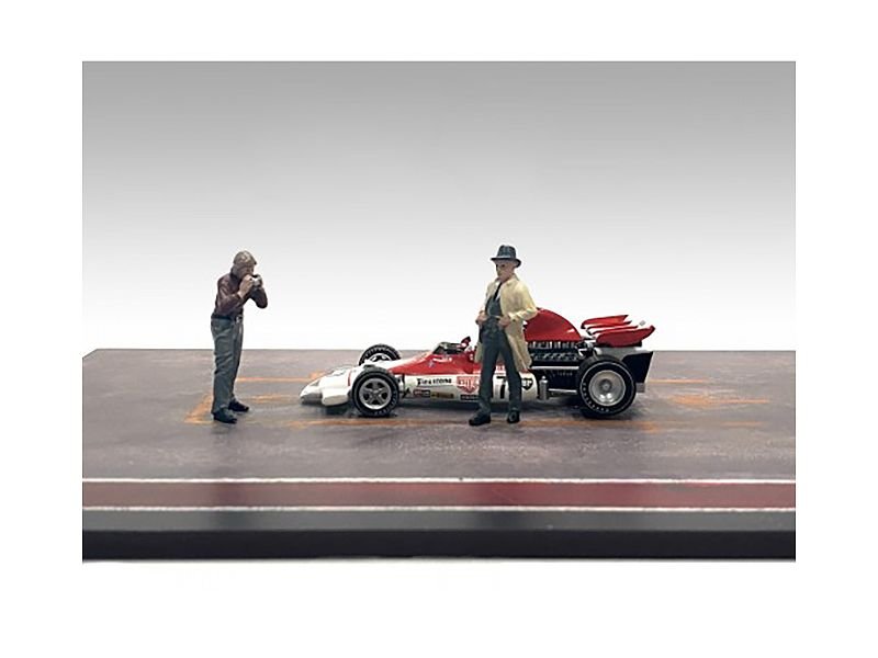 "Race Day" Two Diecast Figures Set 3 for 1/43 Scale Models by American Diorama view 2