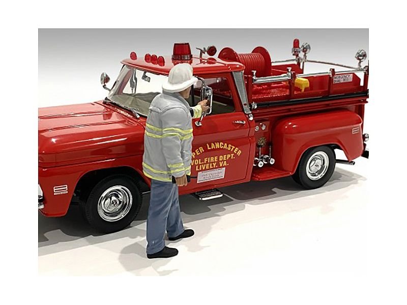 "Firefighters" Fire Captain Figure for 1/18 Scale Models by American Diorama view 3