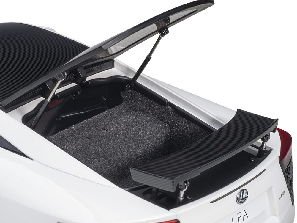 Lexus LFA Whitest White with Carbon Top 1/18 Model Car by Autoart view 4