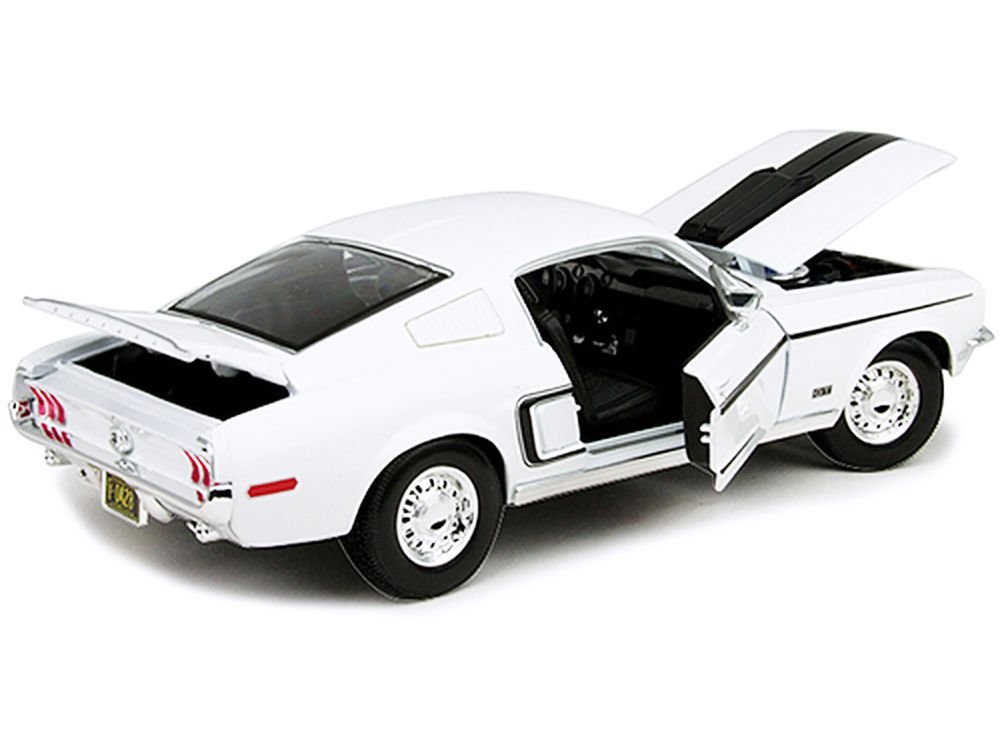 1968 Ford Mustang CJ Cobra Jet White 1/18 Diecast Model Car by Maisto view 3