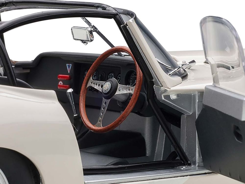 Jaguar Lightweight E Type Roadster RHD (Right Hand Drive) White 1/18 Model Car by Autoart view 3