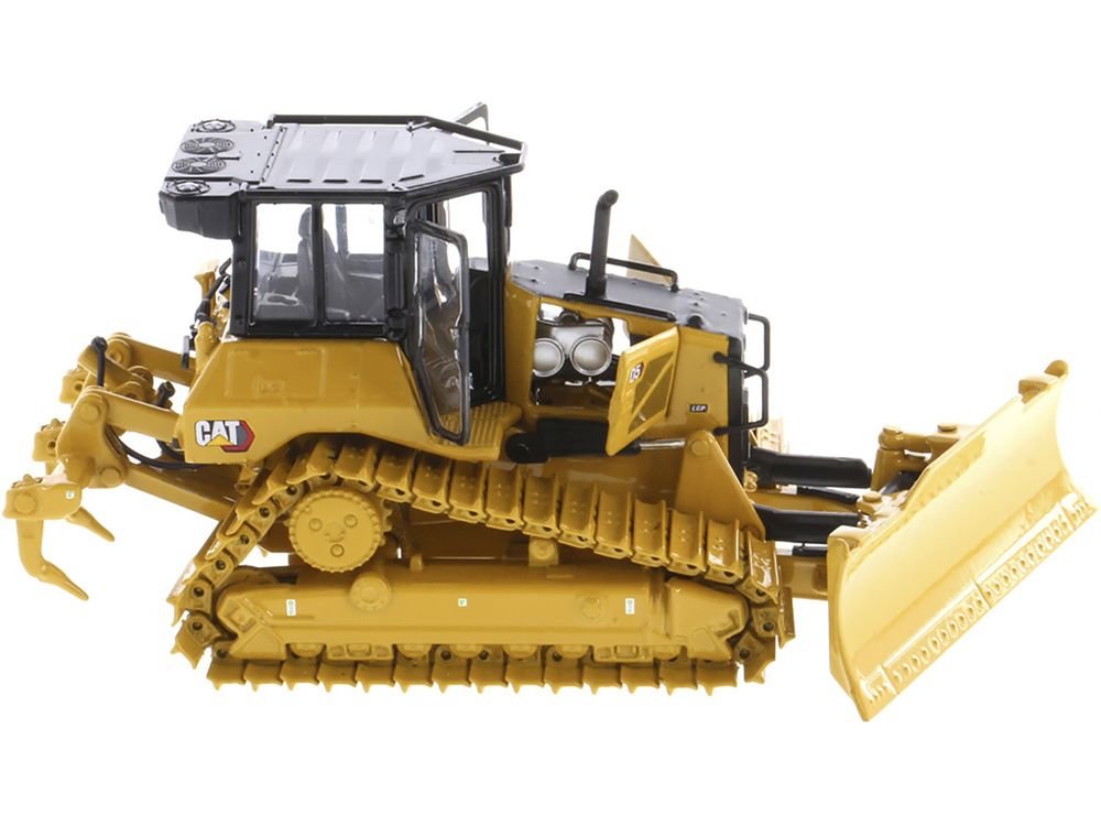 CAT Caterpillar D5 LGP VPAT Track Type Tractor Dozer Yellow with Operator "High Line" Series 1/50 Diecast Model by Diecast Masters view 3