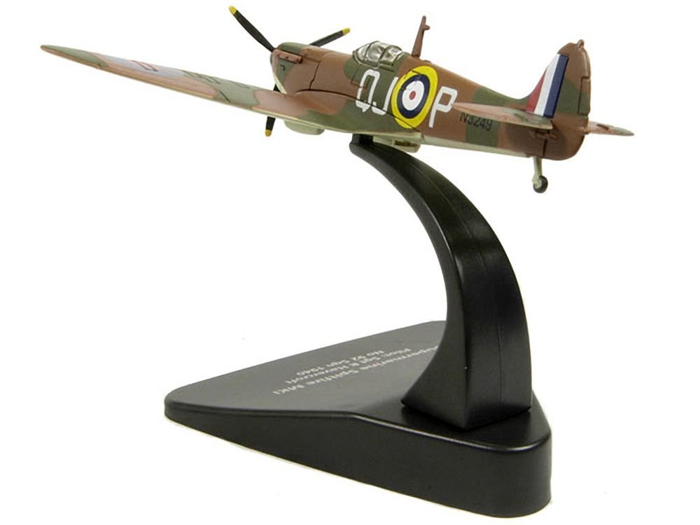 Supermarine Spitfire MK1 SGT R. Havercroft No 92 Sqn 1940 1/72 Diecast Model Airplane by Oxford Diecast view 3