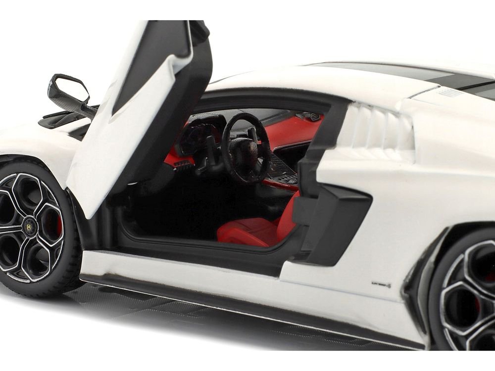 Lamborghini Countach LPI 800-4 White 1/24 Diecast Model Car by Bburago view 3