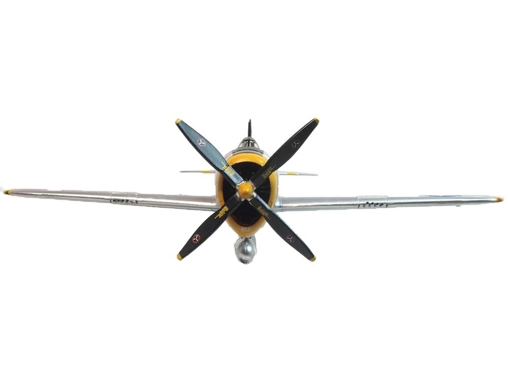 Republic P-47D Thunderbolt Fighter Plane USAAF "Captain Daniel Boone 333rd Fighter Squadron 318th Fighter Group" "Oxford Aviation" Series 1/72 Diecast Model Airplane by Oxford Diecast view 3
