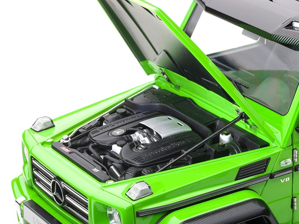 Mercedes Benz G500 4X4 2 Alien Green 1/18 Model Car by Autoart view 2