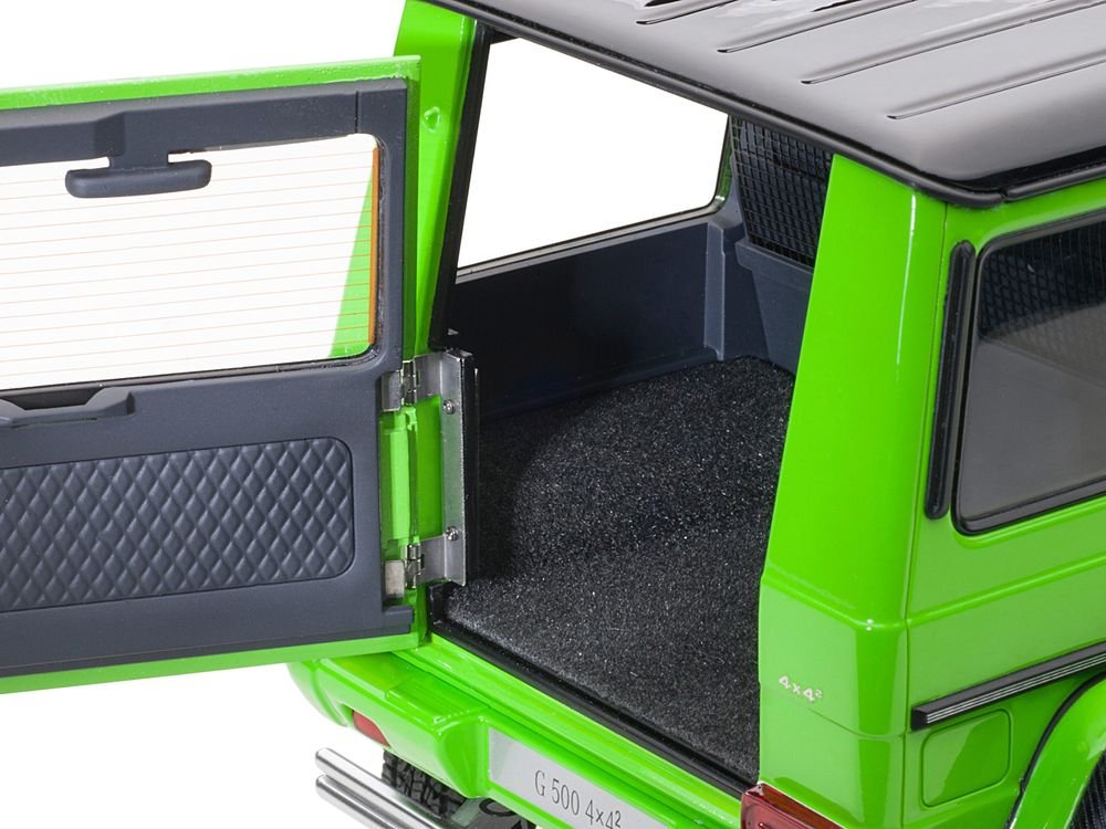 Mercedes Benz G500 4X4 2 Alien Green 1/18 Model Car by Autoart view 4
