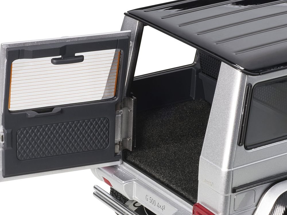 Mercedes Benz G500 4X4 2 Silver 1/18 Model Car by Autoart view 4