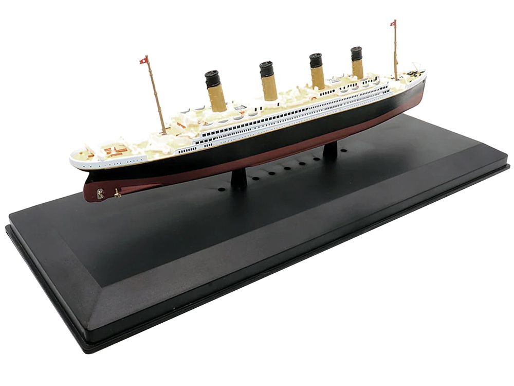 RMS Titanic Passenger Ship 1/1250 Diecast Model by Legendary Cruise Ships view 4