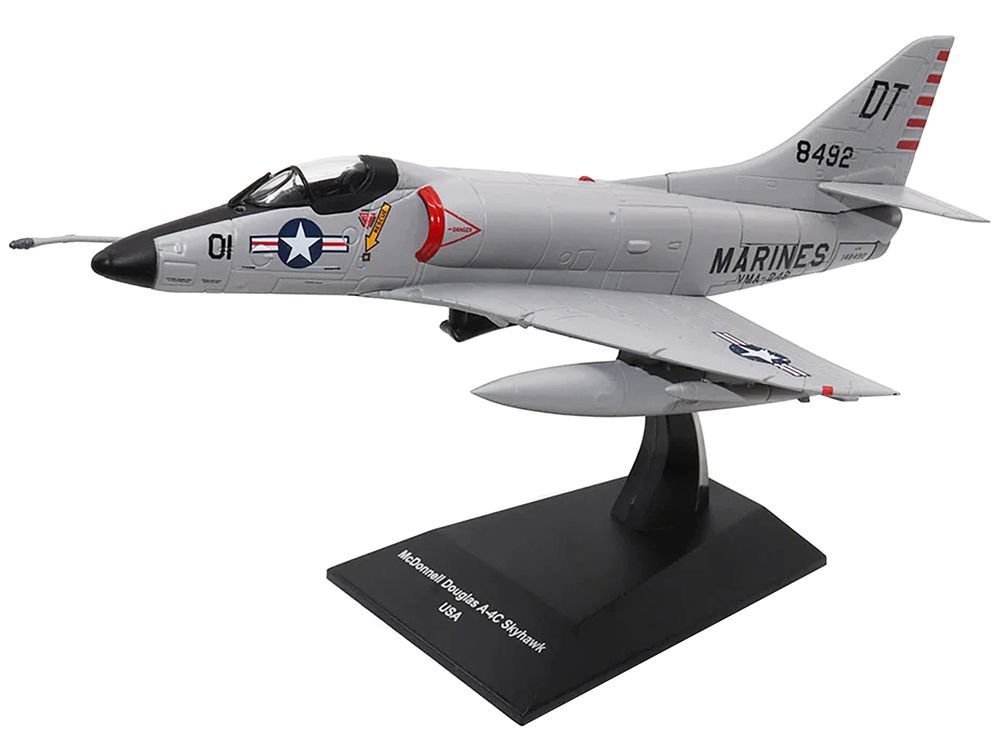 McDonnell Douglas A-4C Skyhawk Attack Aircraft "US Navy" 1/72 Diecast Model by Militaria Die Cast view 3