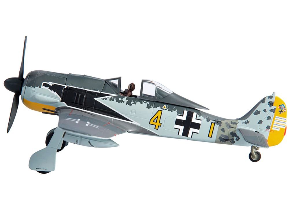 Focke-Wulf FW 190A-4 Fighter Aircraft "Major Siegfried Schnell Luftwaffe JG2 France" (1943) 1/72 Diecast Model by JC Wings view 2