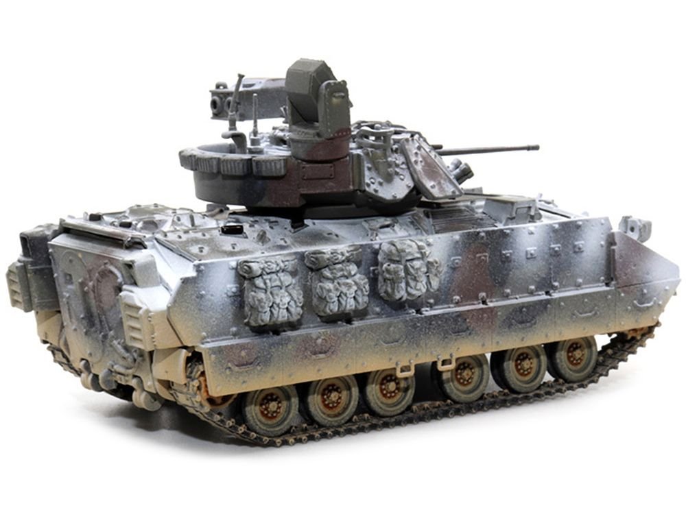 United States M2A3 Bradley IFV (Infantry Fighting Vehicle) Camouflage (Snowy Version) "NEO Dragon Armor" Series 1/72 Plastic Model by Dragon Models view 2