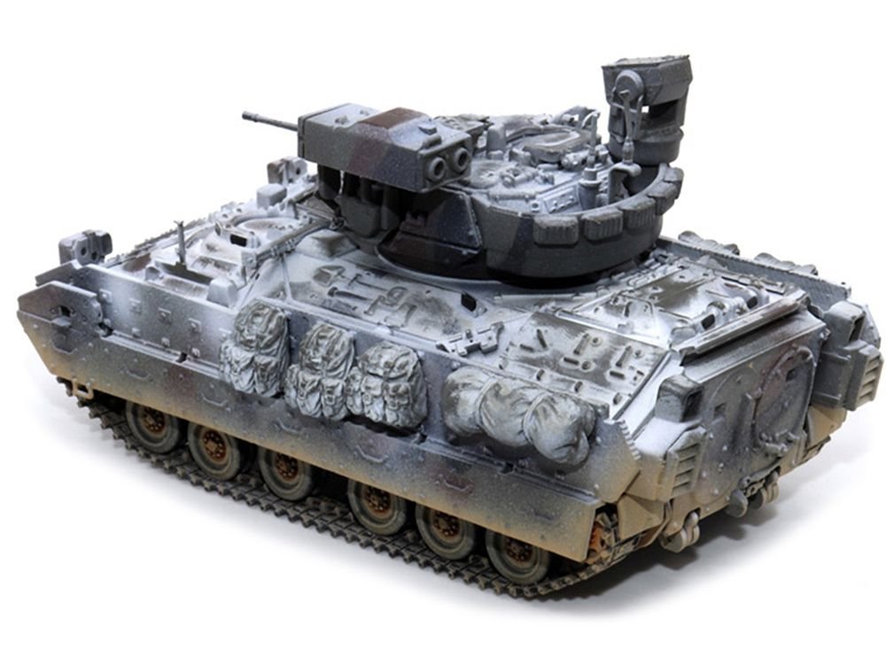United States M2A3 Bradley IFV (Infantry Fighting Vehicle) Camouflage (Snowy Version) "NEO Dragon Armor" Series 1/72 Plastic Model by Dragon Models view 4