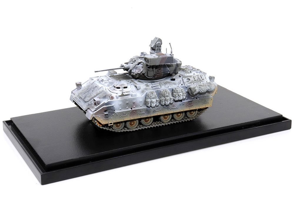 United States M2A3 Bradley IFV (Infantry Fighting Vehicle) Camouflage (Snowy Version) "NEO Dragon Armor" Series 1/72 Plastic Model by Dragon Models view 5