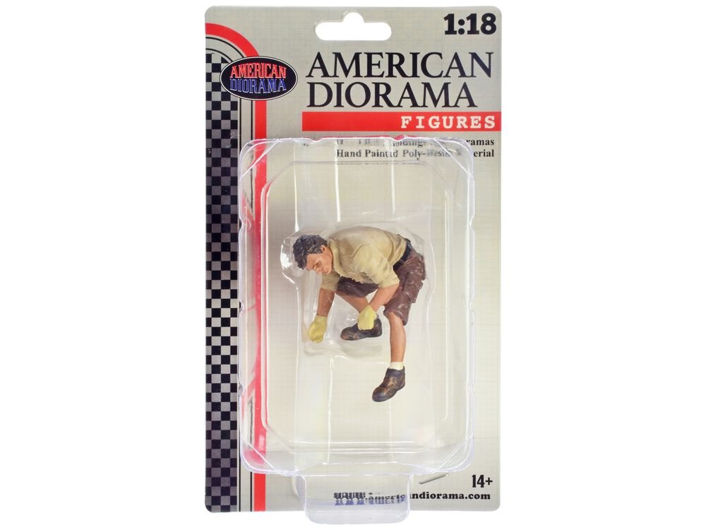 "4X4 Mechanic" Figure 2 with Board Accessory for 1/18 Scale Models by American Diorama view 4