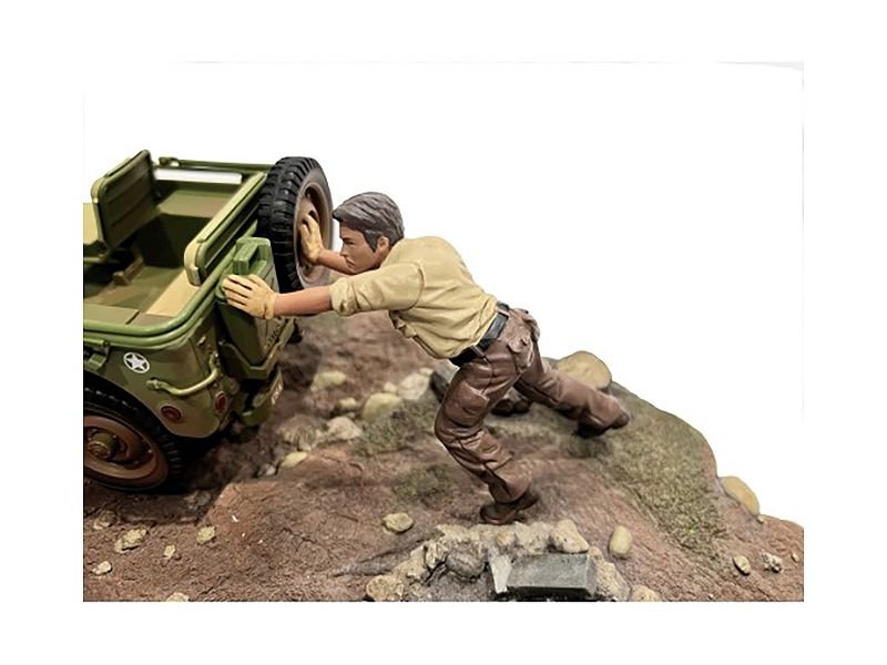 "4X4 Mechanic" Figure 5 for 1/18 Scale Models by American Diorama view 2