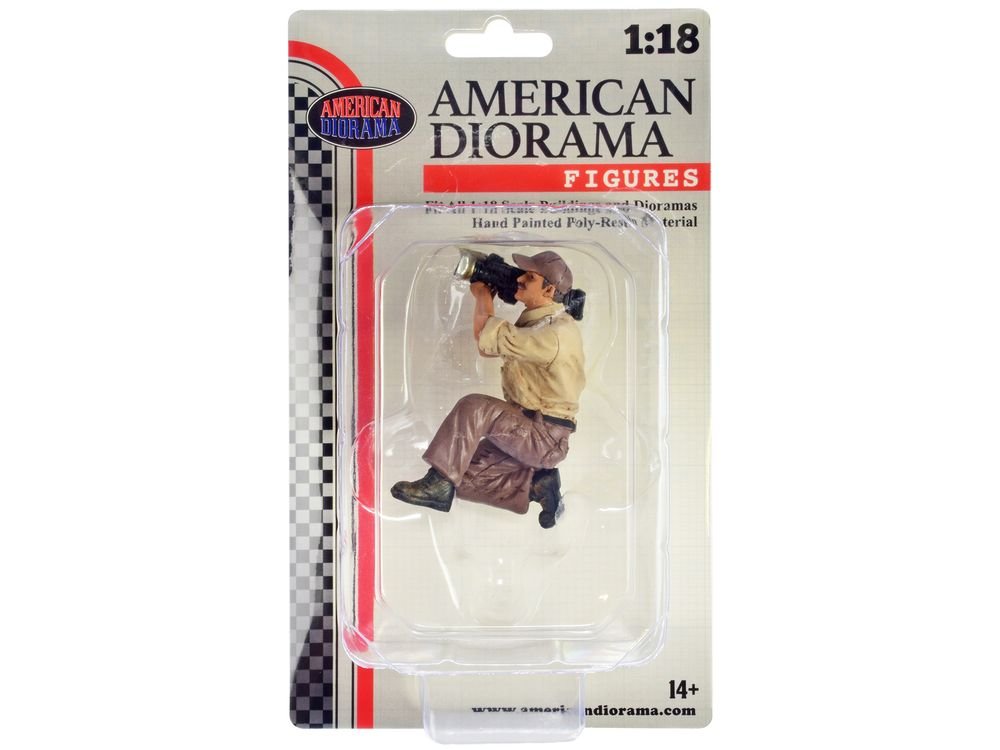 "4X4 Mechanic" Figure 7 for 1/18 Scale Models by American Diorama view 4
