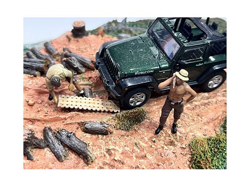 "4X4 Mechanics" 2 Piece Diecast Figure Set 1 for 1/43 Scale Models by American Diorama view 2