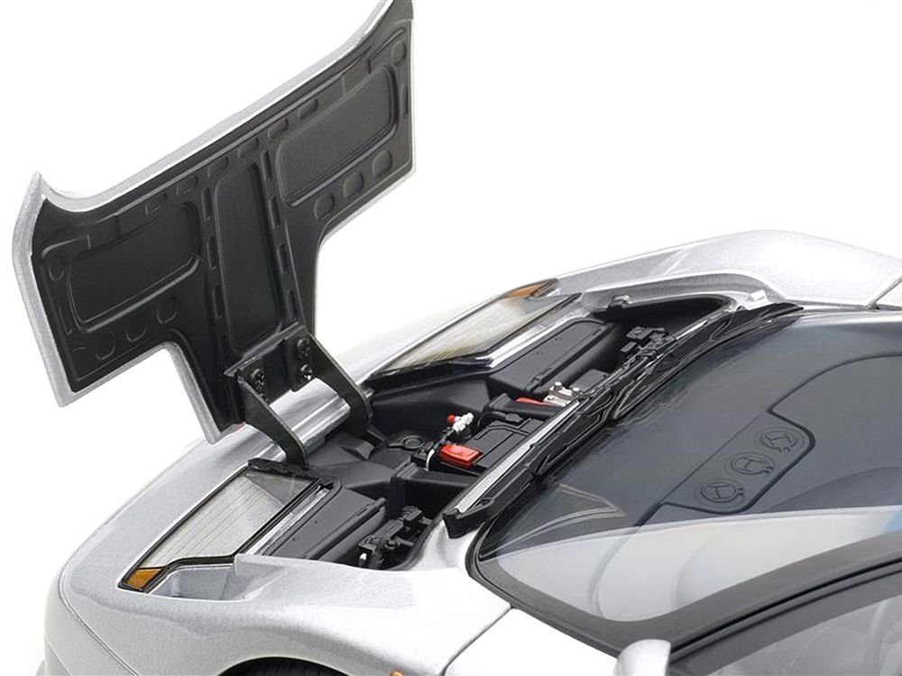 Bugatti EB110 GT Silver 1/18 Diecast Car Model by Autoart view 2