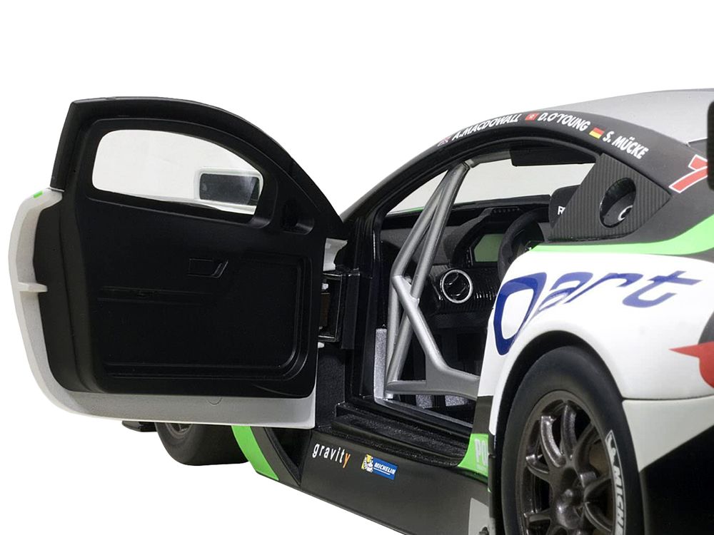 Aston Martin V12 Vantage Bathurst 12hour Endurance Race 2015 #97 A. Macdowall / D. O'Young / S. Mucke 1/18 Model Car by Autoart view 2