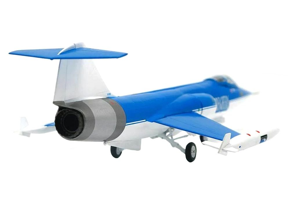 Lockheed F-104S Starfighter Aircraft "Starfighters Aerospace Aerobatics Team" (2012) 1/72 Diecast Model by JC Wings view 3