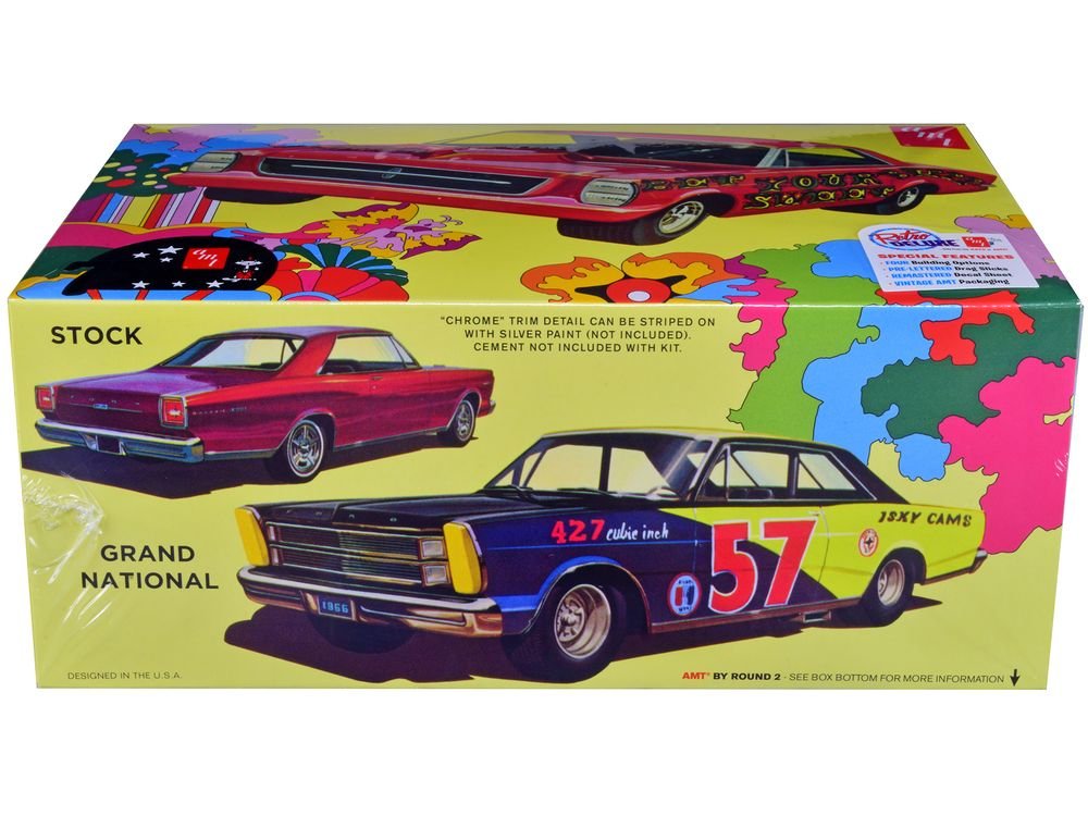 Skill 2 Model Kit 1966 Ford Galaxie 500 Hardtop "Sweet Bippy" 4-in-1 Kit 1/25 Scale Model by AMT view 3